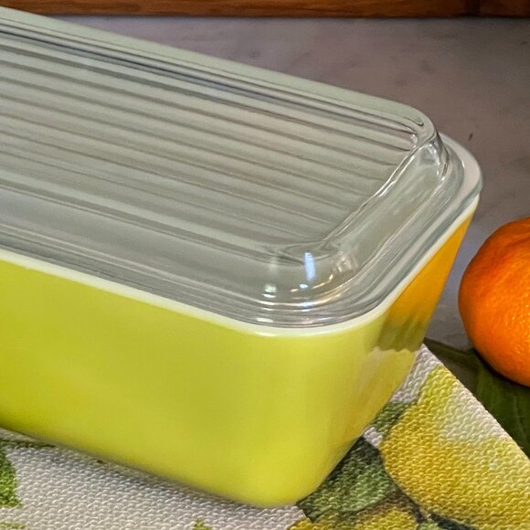 4-Pc 1960s Pyrex Refrigerator Dishes with Lids- Super shape Vintage! - Picture 13 of 16